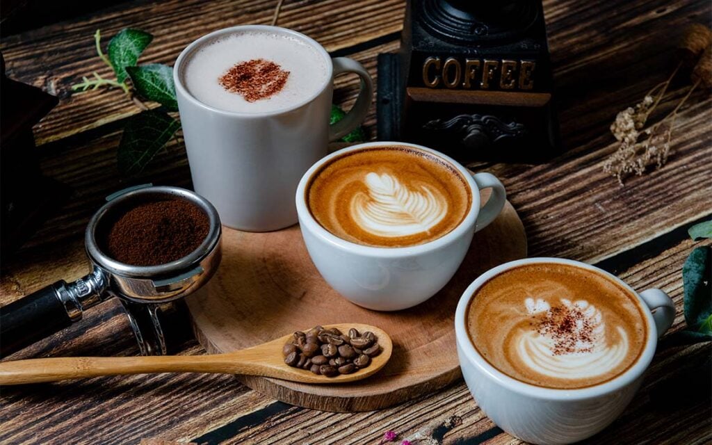 睡眠コラム　眠りを誘う食べ物 & 飲み物